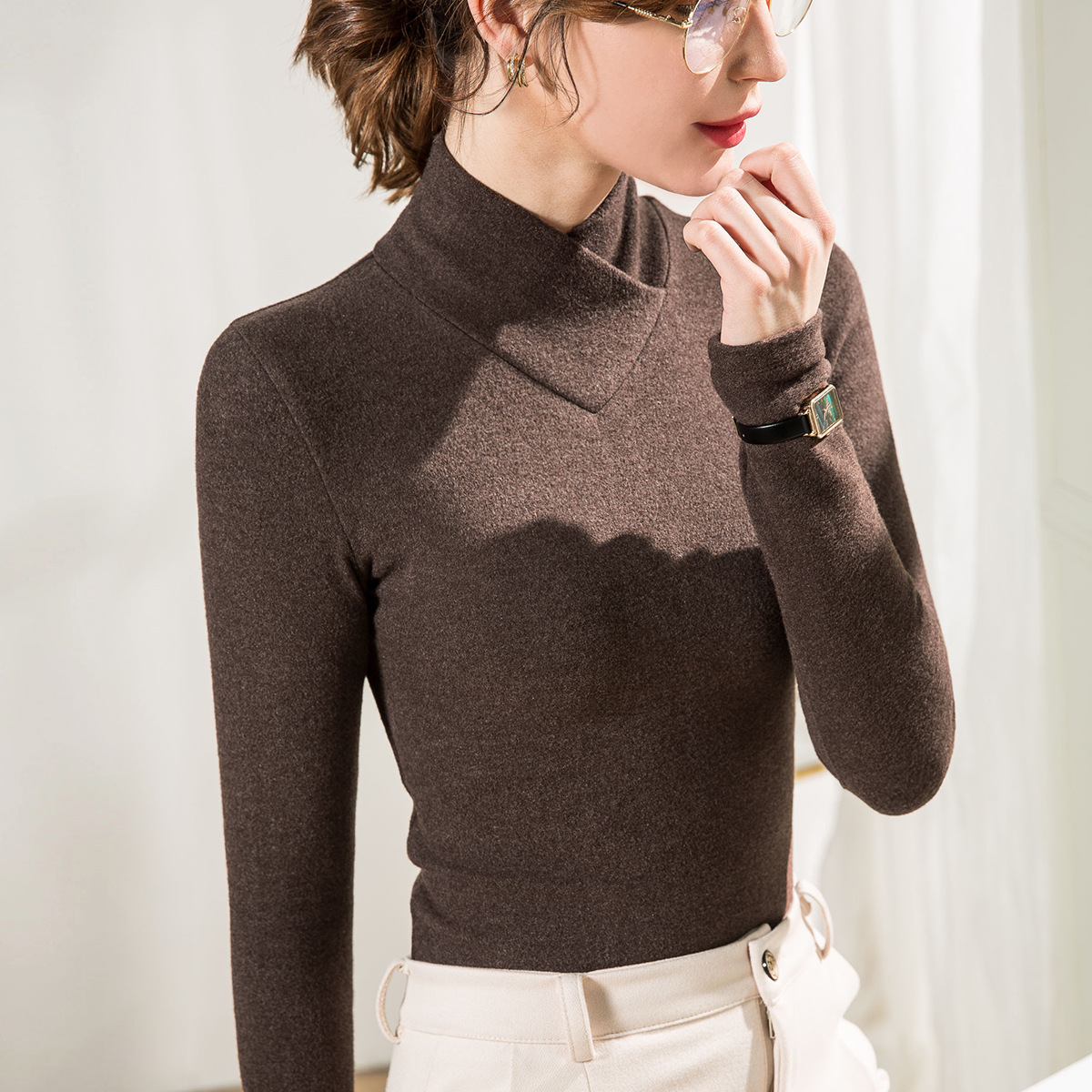 Otoño e invierno Nueva camisa de fondo de terciopelo caliente con cuello en V Estilo occidental interior de las mujeres pequeña camisa de doble cara forrada de lana gruesa caliente superior image 11