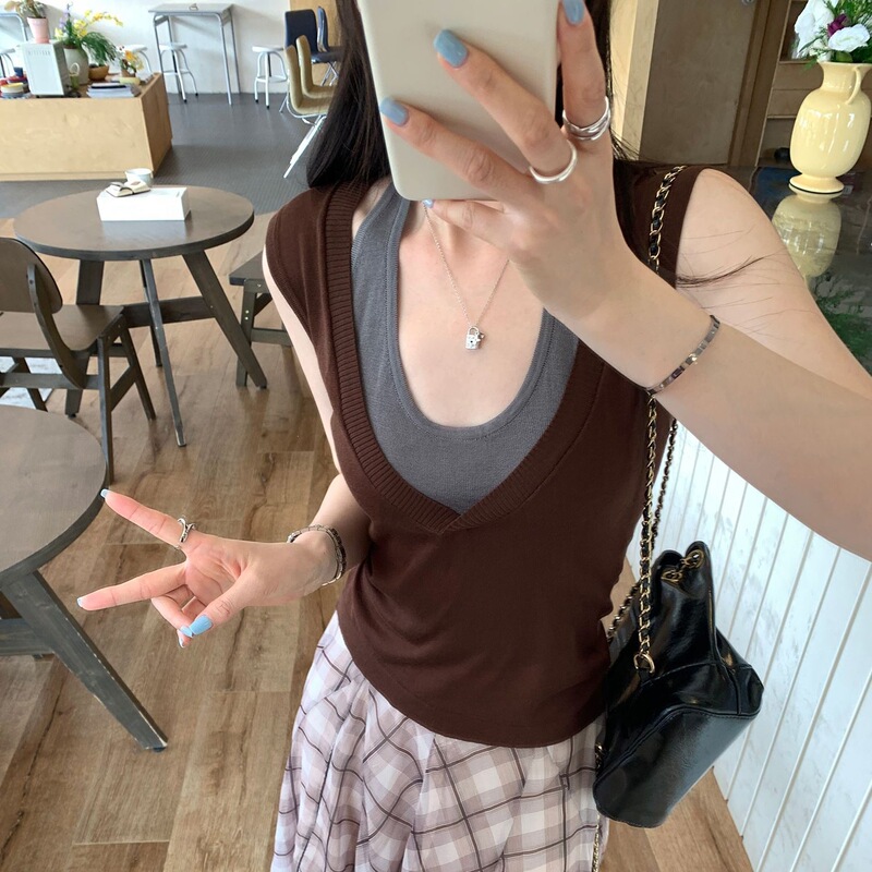 Elegant Mature Style Halter Neck Tie-Up Faux Two-Piece Top for Women, 2026 Summer New Sleeveless Collared Knit Vest