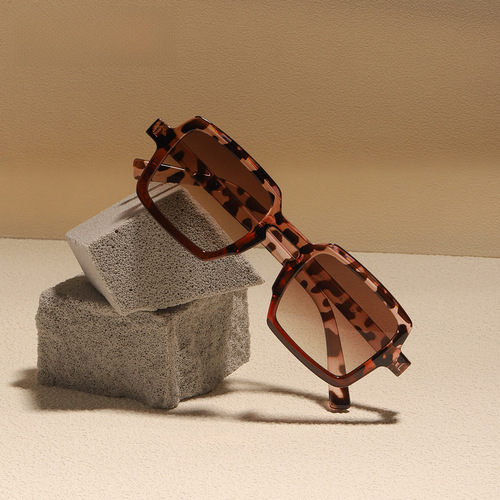 New women's small square frame retro UV protective sunglasses with brown lenses, Korean style trendy sunshades