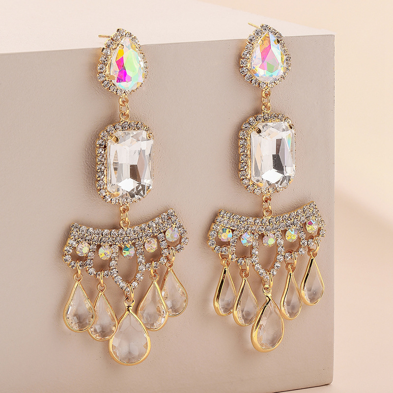 Baroque Rhinestone Crystal Drop Earrings Wholesale Nihaojewelry display picture 3