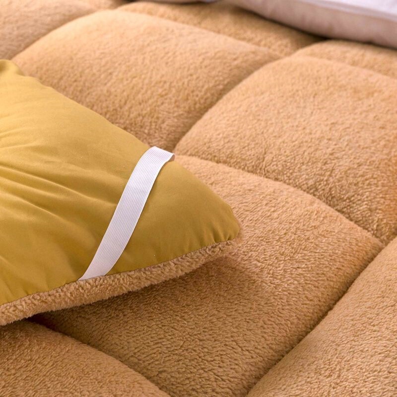 Thickened Warm Lamb Wool Mattress Pad for Double Beds in Student Dormitories, Available in Sizes 0.9/1/1.2/1.5/1.8 Thickened Warm Lamb Wool Mattress Pad for Double Beds in Student Dormitories, Available in Sizes 0.9/1/1.2/1.5/1.8