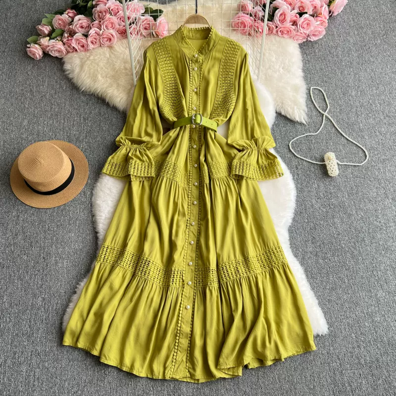 名媛风优雅连衣裙女秋装法式复古立领蕾丝拼接收腰单排扣大摆长裙