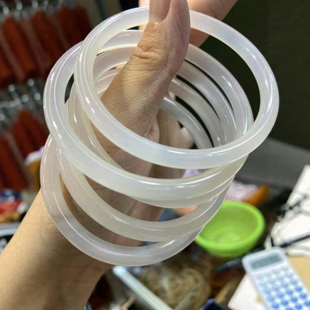 厂家批发白月光手镯圆条叮当镯玉石玉器直播礼品