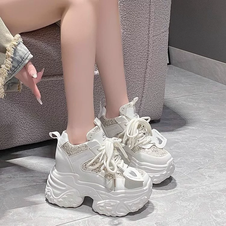 Внешняя торговля обувь отца женского пола весной и летом 2025 года новая мода