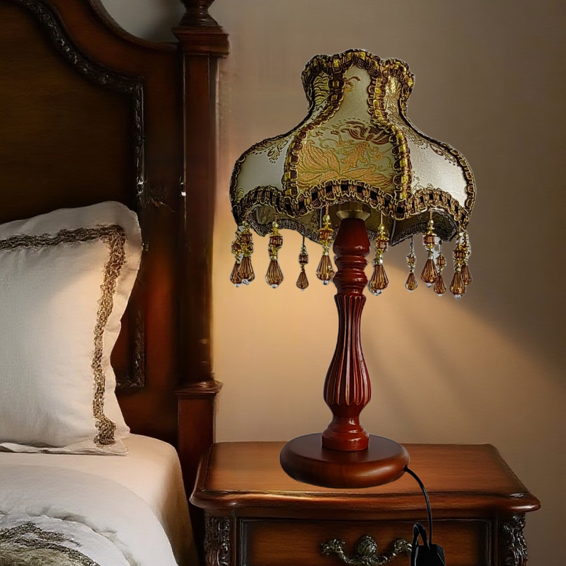 American-style retro creative solid wood bedside lamp, luxurious European-style decorative lamp for study rooms, classical living room, and artistic floor lamp American-style retro creative solid wood bedside lamp, luxurious European-style decorative lamp for study rooms, classical living room, and artistic floor lamp