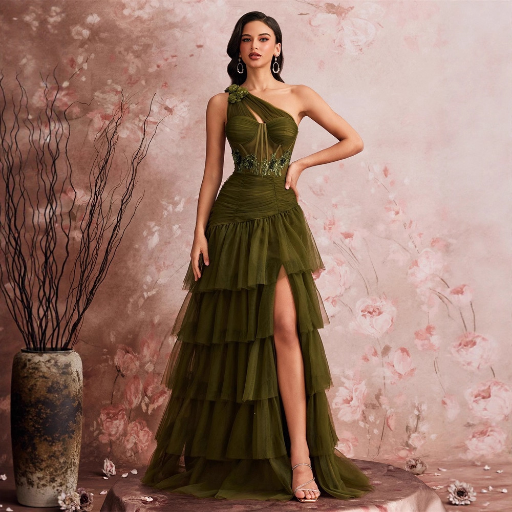 European and American Long Elegant Slanted Shoulder Elegant Cocktail Party Dinner Dress Luxury Slit Bridesmaid Graduation Dress Cake Skirt