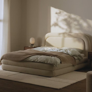 Nordic Fabric Designer Bedroom Double Bed Italian Creative Cream Style Hotel Homestay Villa Internet-famous Big Wedding Bed