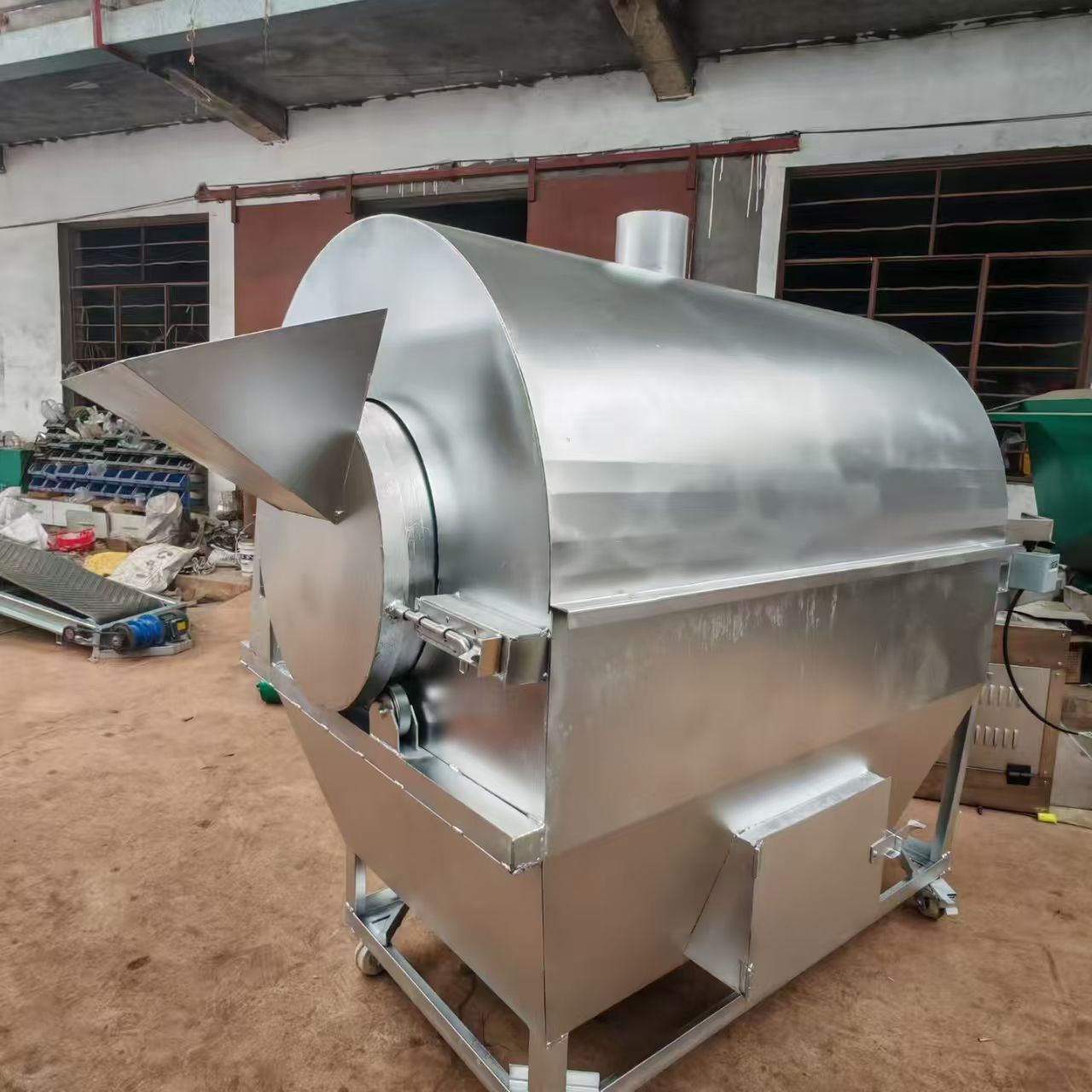 新疆葡萄干葡萄籽翻炒机 流动式电瓶带炒货机 滚筒辣椒茴香炒料机