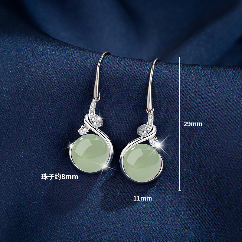 고객의 80%가 사파이어 귀걸이를 선택합니다.