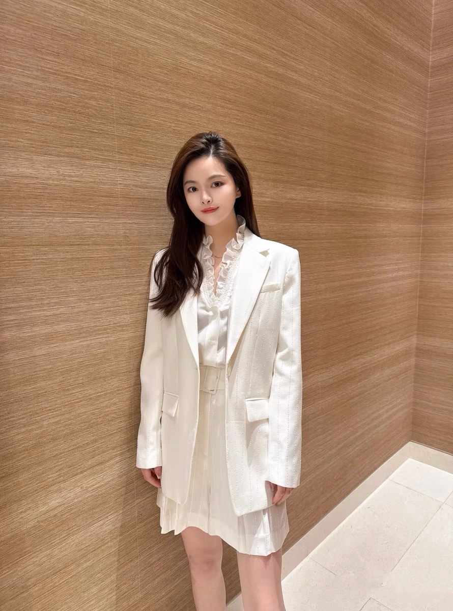 GraceChic 2025 New French Elegant Early Spring Sequin Striped Chic Blazer + Shorts Set_voghion.com