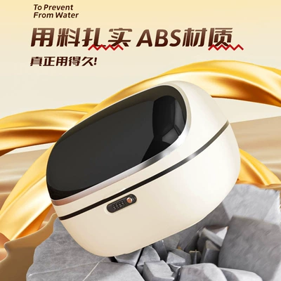 Q50M and Aima Metaverse small, Motorcycle trunk