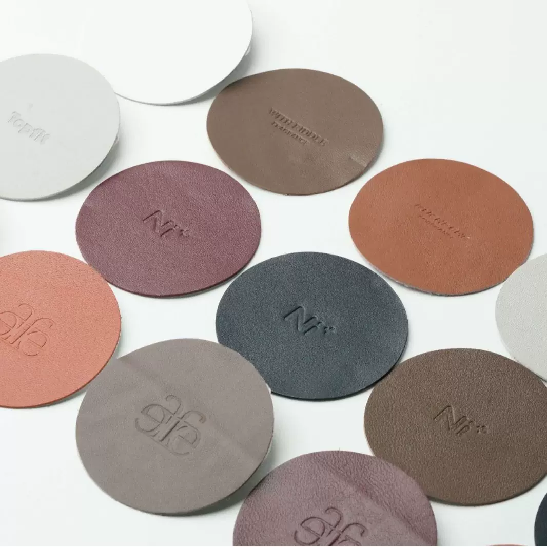 服装皮标制作 PU皮超纤皮烫压 牛仔裤皮牌宠物 卡通皮标帽子皮标