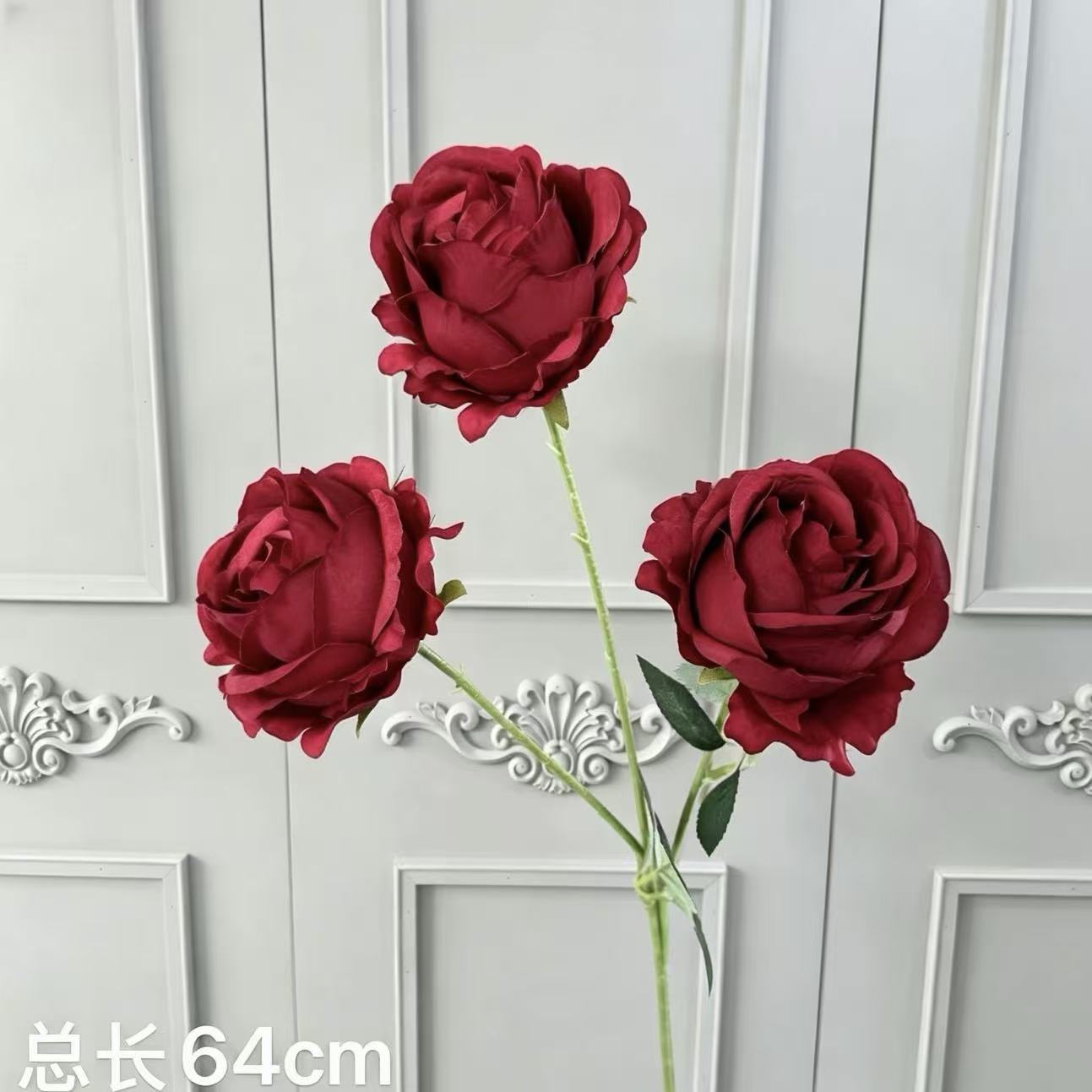 붉은 삼두 눈산 조각