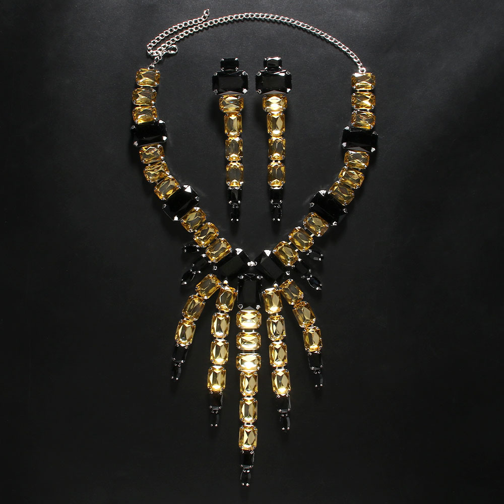 AliExpress Venta caliente traje de joyería exagerada borla collar pendientes pasarela joyería para las mujeres conjunto de joyas