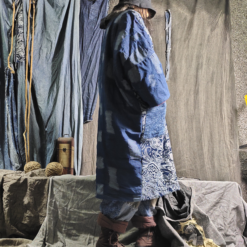 オリジナルの文芸復古気質秋冬スタイルの布を合わせてゆったりとした手の糸で個性的なカーディガンの綿の服を刺繍します。