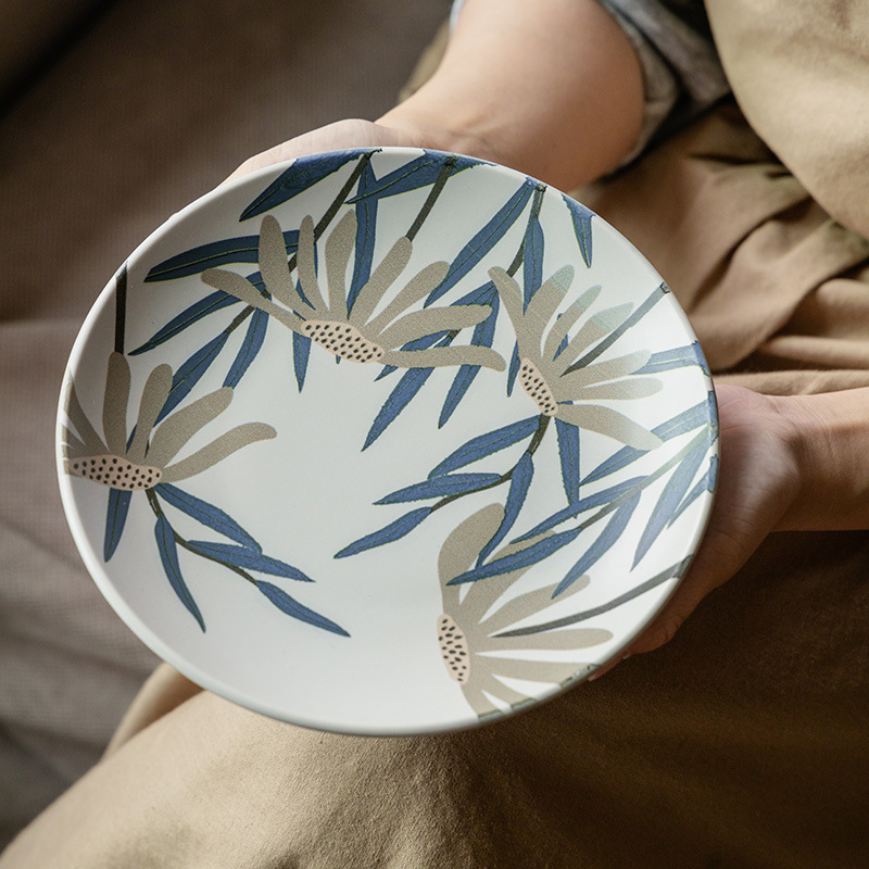 Plato de cerámica doméstica de hoja de bambú retro plato de platos redondos platos de platos creativos platos de platos de postre japonés al por mayor