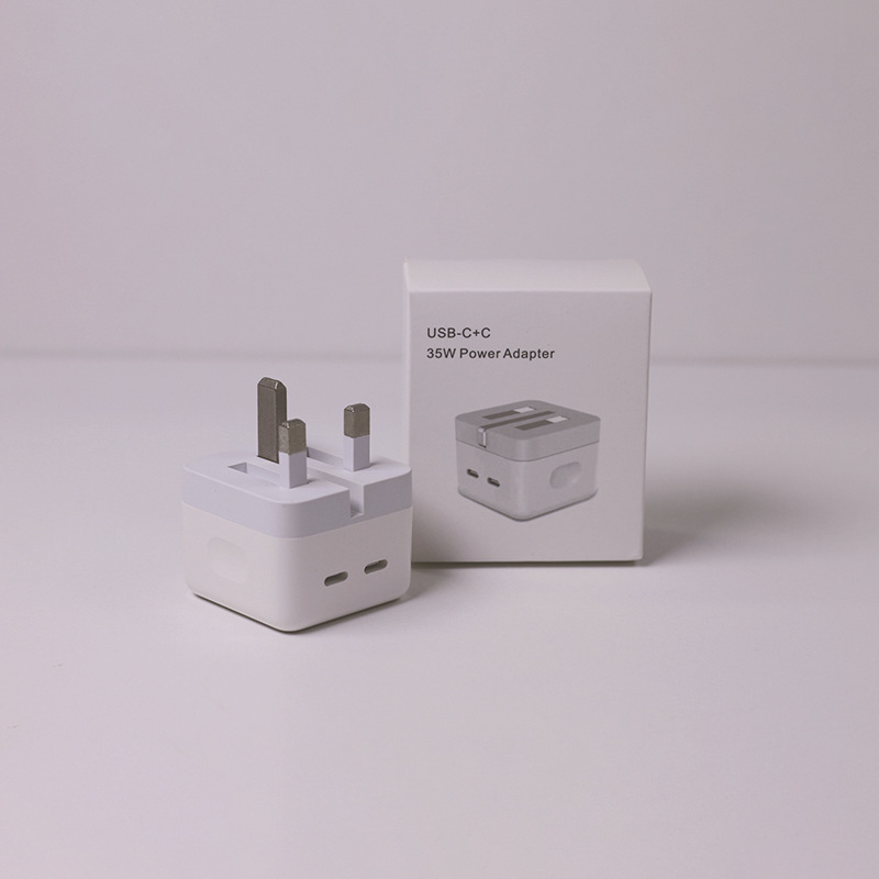 Cargador PD 20W para iPhone 15/14, carga rápida universal, compatible con toda la serie Apple.