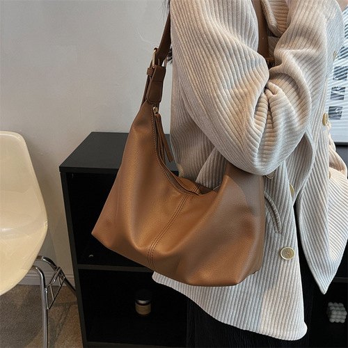 This year's popular retro small bags, autumn and winter new women's bag casual crossbody bag soft shoulder bucket bag