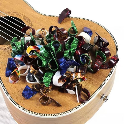 Guitar Thumb Pick, Celluloid Material, Multicolor Guitar Ukulele Finger Pick Music Accessories