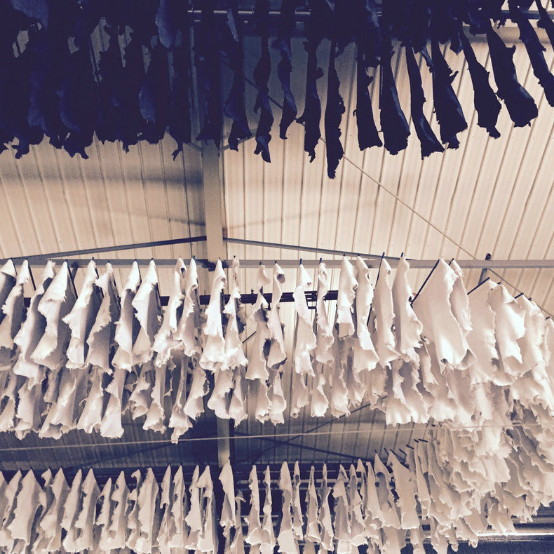 定 制皮革运输挂晾机械  皮革羊皮输送线 羊皮加工设备