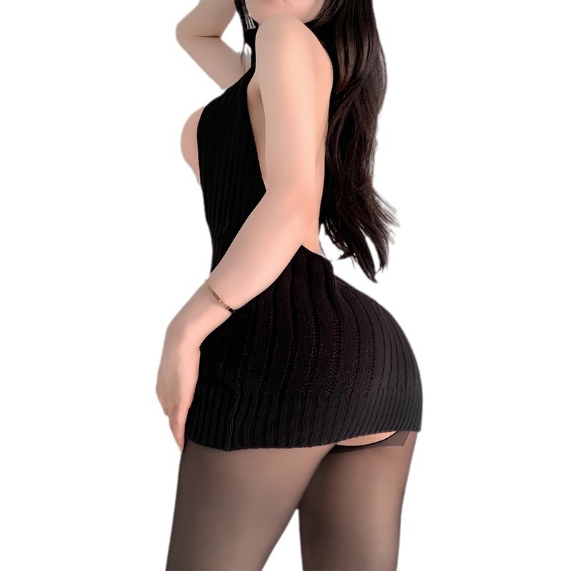 Sexy and alluring open-chest knit sweater, revealing neckline, uniform-style seductive backless high-neck sleeveless sweater