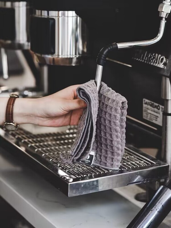 Coffee maker bar towel milk tea shop coffee machine special rag absorbent lint-free cleaning cloth white small square towel Coffee maker bar towel milk tea shop coffee machine special rag absorbent lint-free cleaning cloth white small square towel