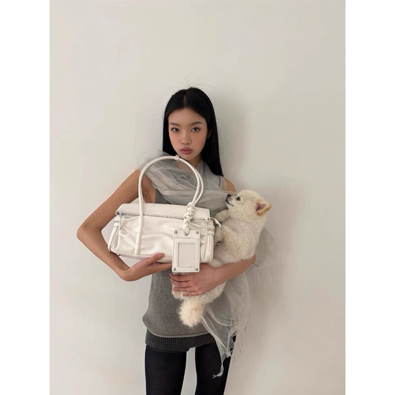 2026 New Style Spicy Girl Style Motorcycle Bag, Sweet and Cool Girl Soft Leather Underarm Bag, Niche High-End Design Versatile Shoulder Bag