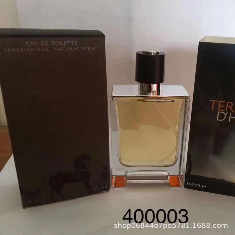 Vietnam comercio exterior transfronterizo Vietnam perfume vestido auto-nuevo robot damas nubes rosadas Dios al por mayor