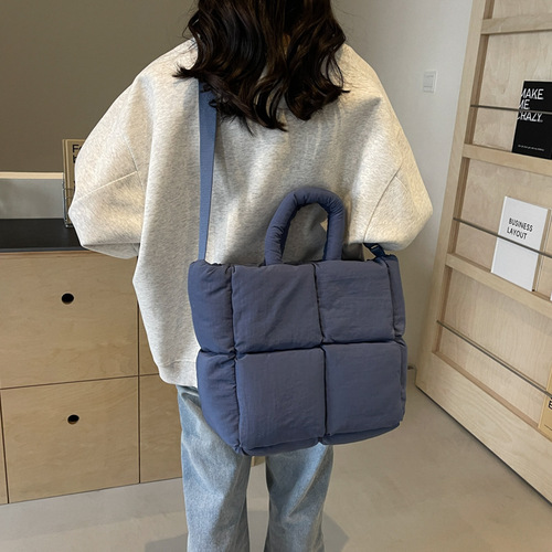 Winter and Spring Handbag Large Bag for Women  New Style Fashion Richen Down Jacket Tote Bag High-End Single Shoulder Bag