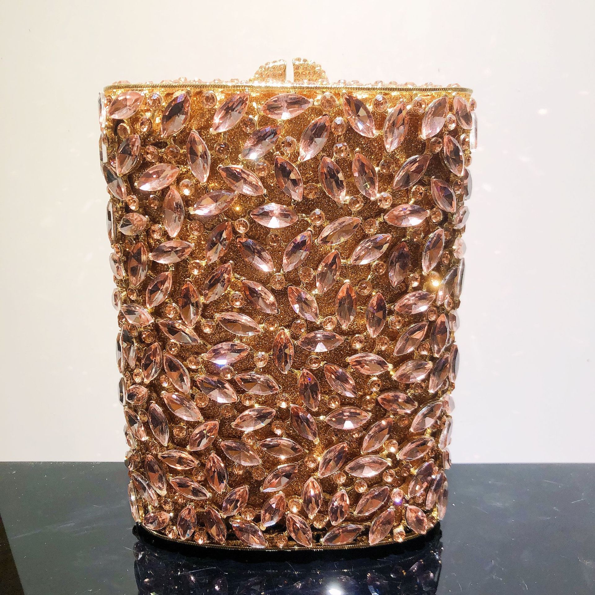 Túi clutch nữ vải satin thêu hoa hồng 14 bông, tay cầm ngọc trai, phụ kiện dạ hội — Màu Sâm panh, Cá tính đặt làm chi tiết 8