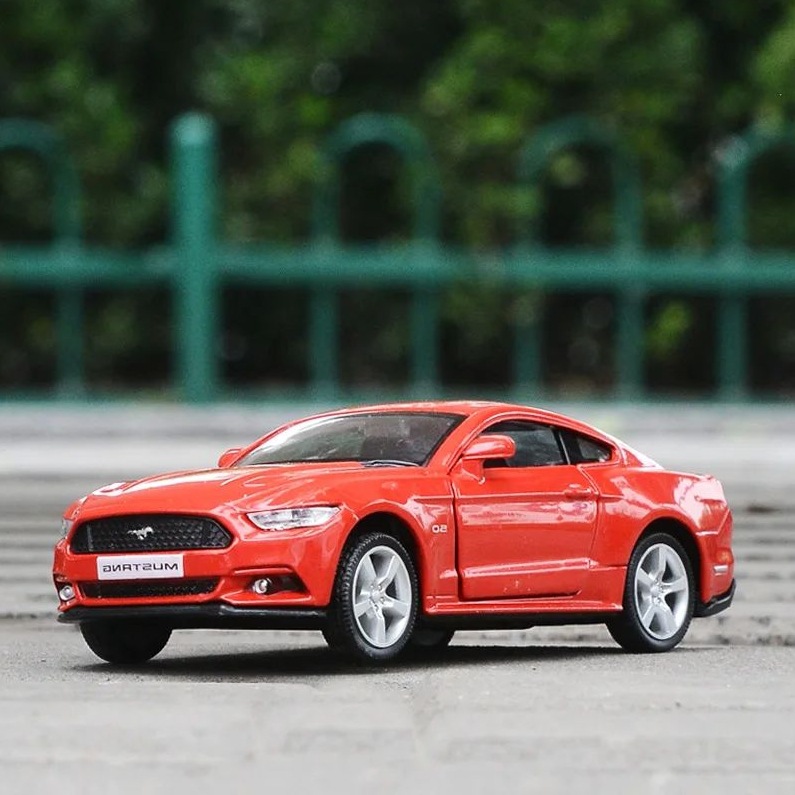 1: 36 Simulación Ford Mustang GT aleación modelo de automóvil juguetes coleccionables para niños adornos