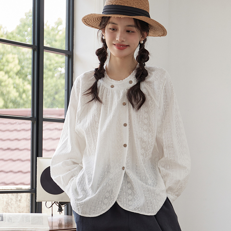 Autumn design long-sleeve with a round collar
