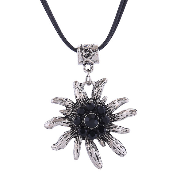 Retro ethnic necklace