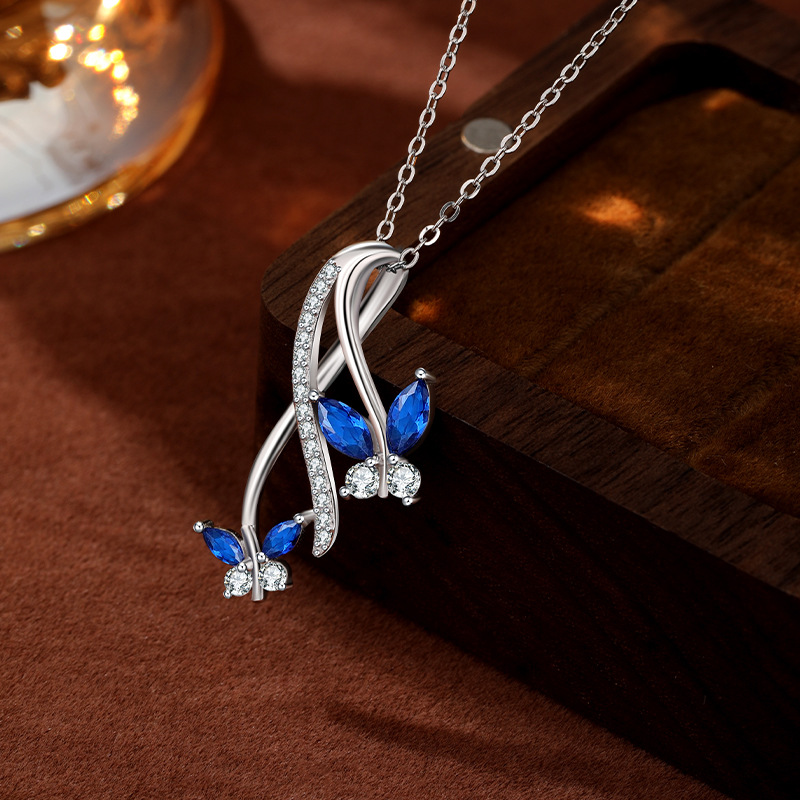 Collar colgante de mariposa de circonita azul con incrustaciones de plata de ley 925 para mujer, diseño de nicho de lujo ligero, cadena de clavícula de todo fósforo de alta gama