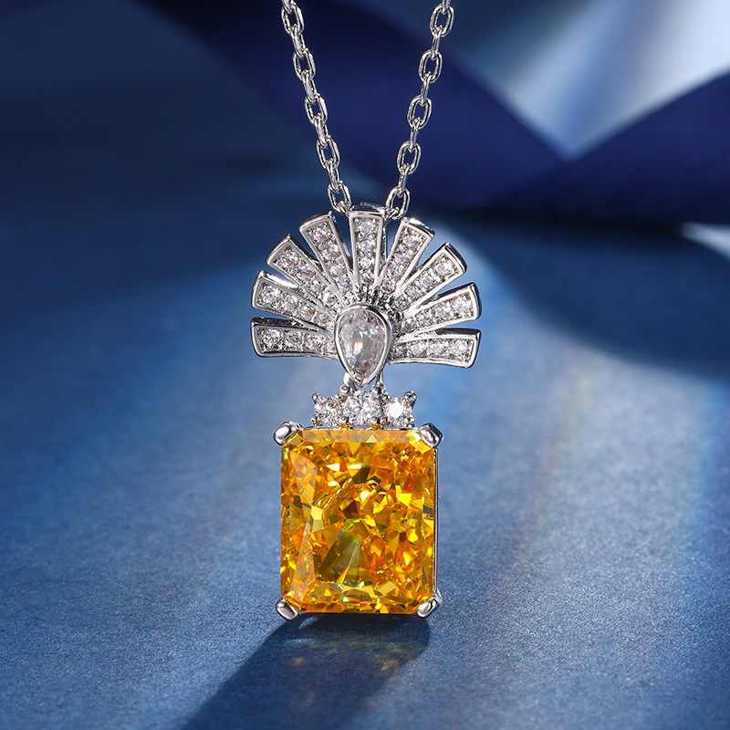 Flor de hielo cortada colgante de diamante amarillo con cadena