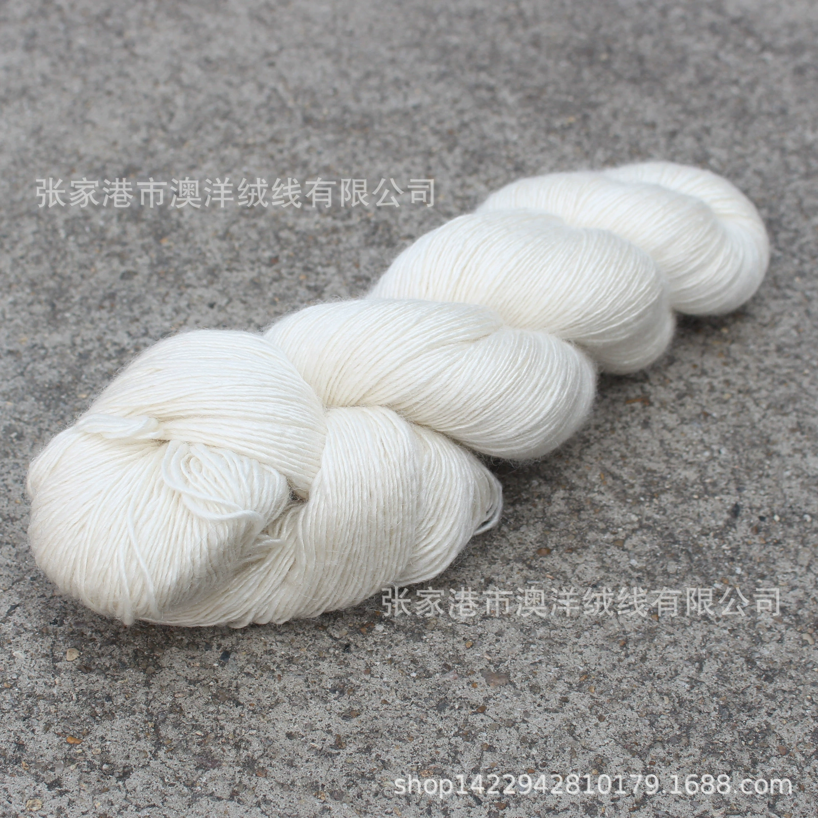 Single Twist Супер Мягкий слой Кружева Шерсть Мериноса Белый Эмбрио Цвет Пряжа Окрашенная вручную Шаль Шарф Стержень