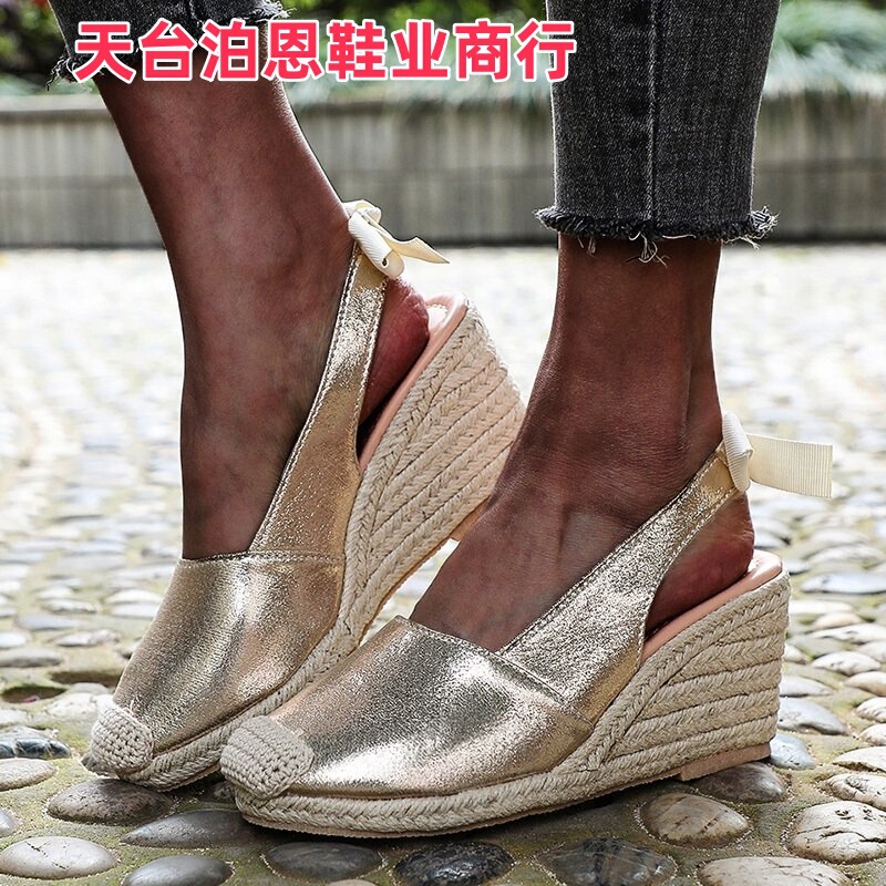 2026 Summer New European and American Style Straw Wedge Sandals for Women with Closed Toe and Open Back, Bowknot, Export Large Size Shoes 2026 Summer New European and American Style Straw Wedge Sandals for Women with Closed Toe and Open Back, Bowknot, Export Large Size Shoes