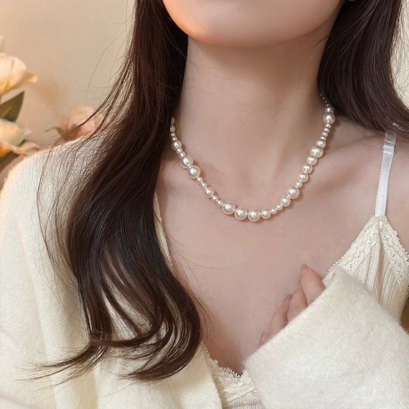 Жемчужное ожерелье, свитер, цепочка, аксессуар, стиль Chanel, коллекция 2023 года, элитный стиль, легкий люкс