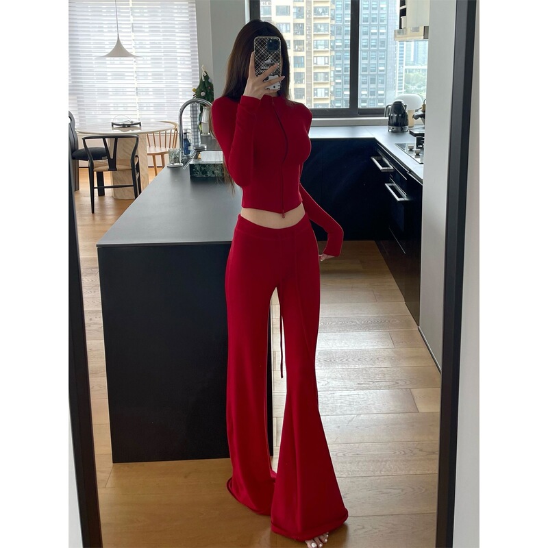 Relaxed home casual outfit: long-sleeved slim-fit cardigan top and low-waisted flared pants for women, new spring style with beading Relaxed home casual outfit: long-sleeved slim-fit cardigan top and low-waisted flared pants for women, new spring style with beading