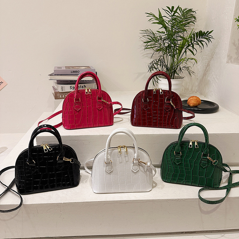Wholesale Crocodile Pattern Shell Bag for Women 2025 New Large Capacity Punk Style Shoulder Crossbody Bag Textured Handbag