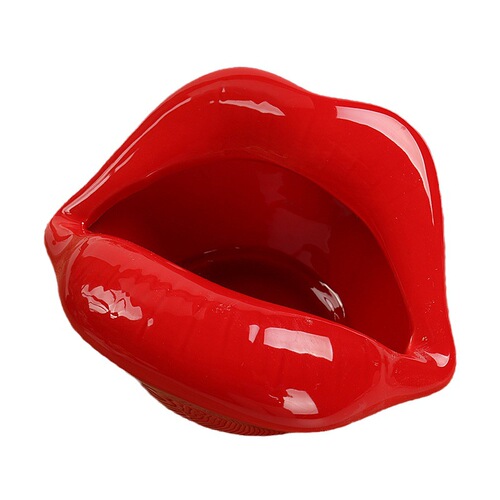 Living room small European style home cigarette dish ashtray Korean style creative personality ceramic crafts ornaments lip ashtray