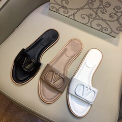 2022 Summer New V-Neck Metal Outwear Slippers Multi-purpose Water Diamond Genuine Leather One Toe Flat Bottom Sandals Women 