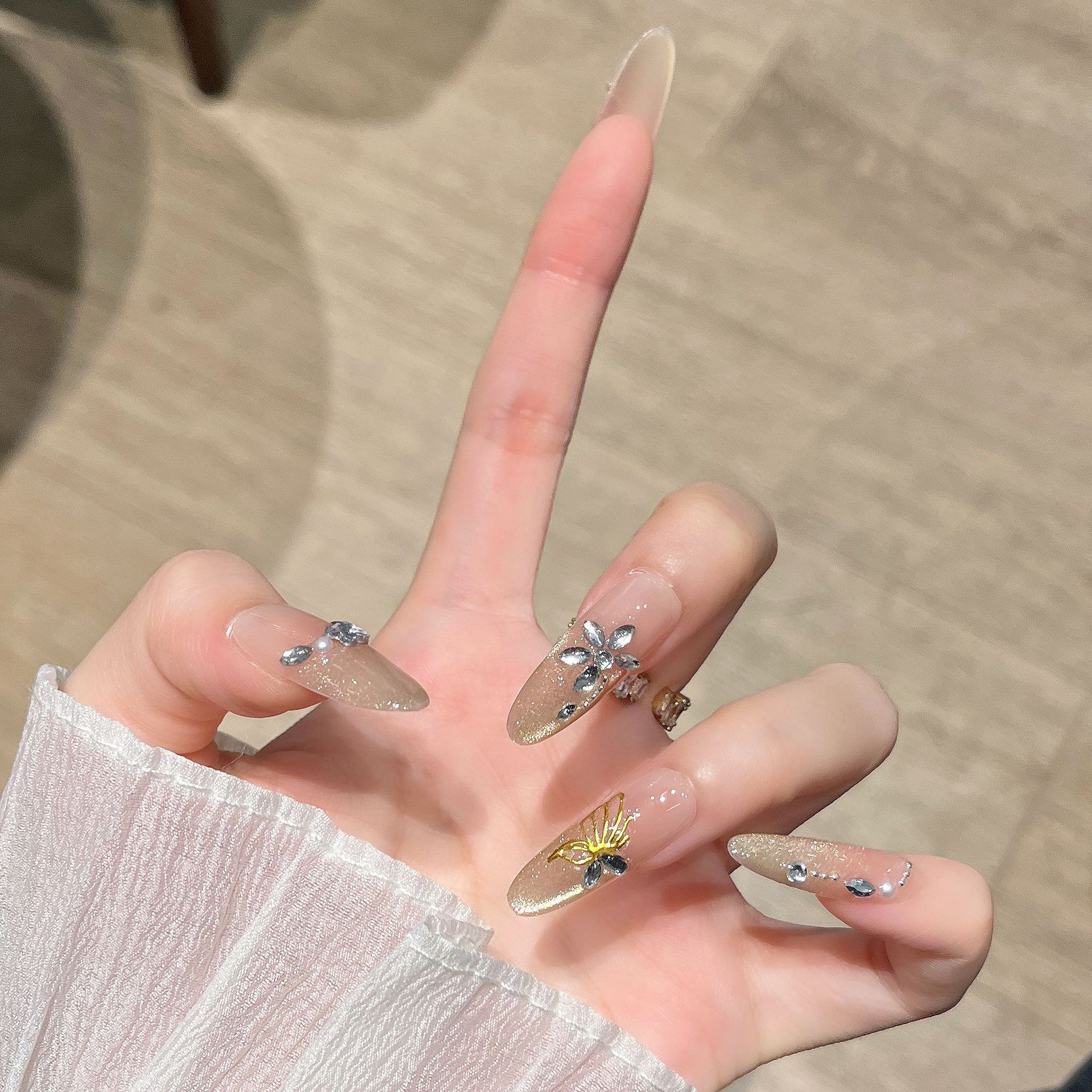 Uña hecha a mano pura al por mayor ojo de gato mariposa manicure parches de uñas falsas desmontables productos terminados de alta calidad