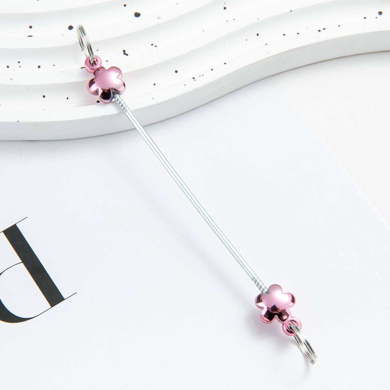 Spot bride love con cuentas accesorios colgantes accesorios de llavero con cuentas creativas accesorios de plástico con cuentas