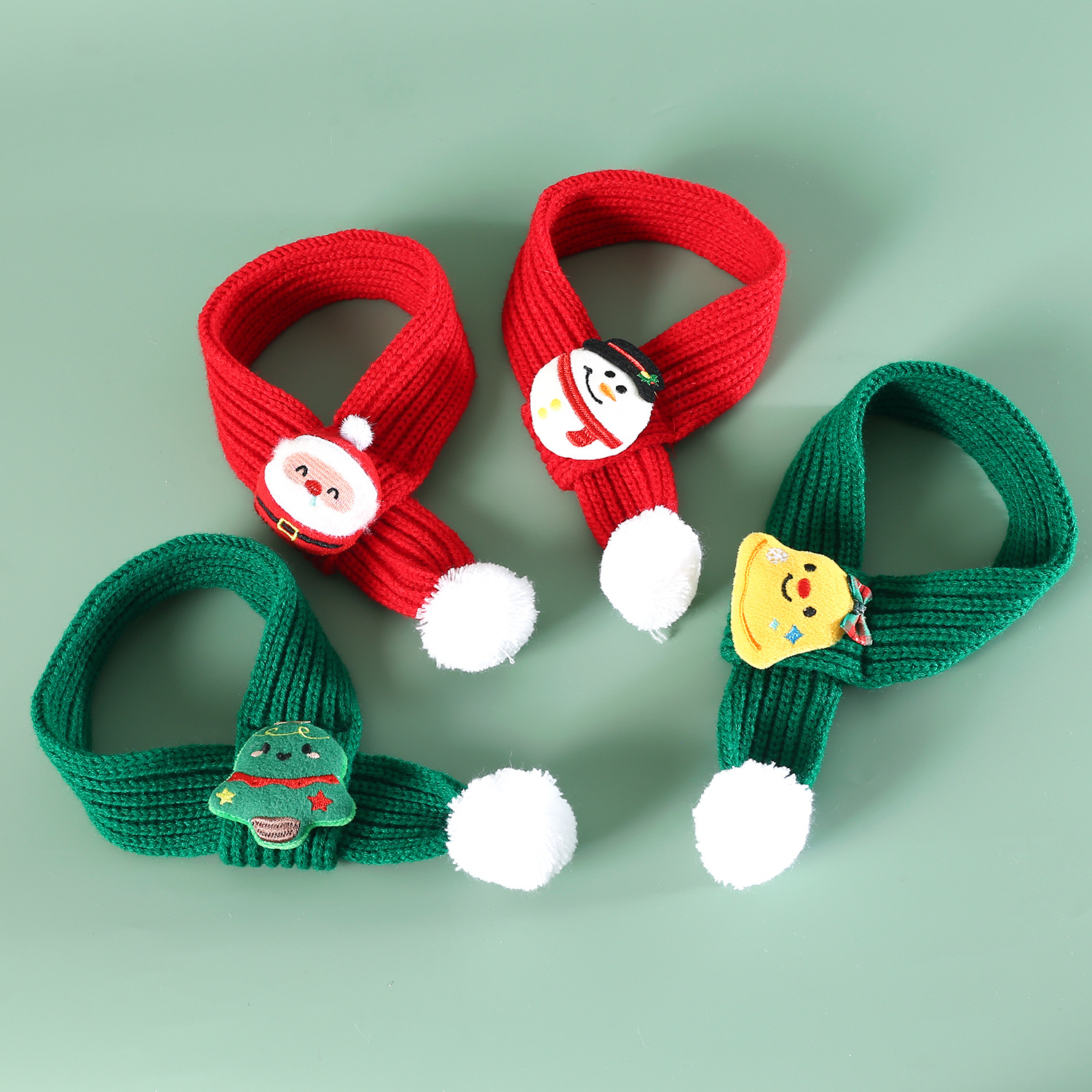 2024 mascotas bufandas de lana de Navidad bola de nieve de punto campana roja y verde árbol muñeco de nieve viejos dibujos animados gatos y perros escolares