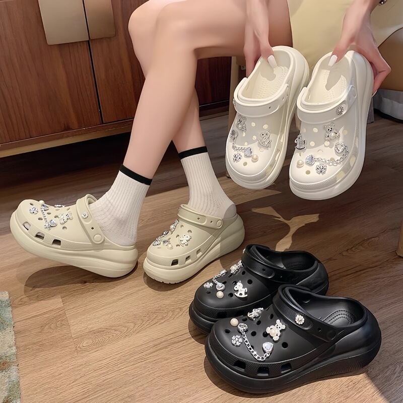 Women's Croc Shoes Puff Summer Outerwear Thick-Soled Heightening Baotou Slippers Non-Slip Wear-Resistant Breathable Diamond Bear Camping Sandals