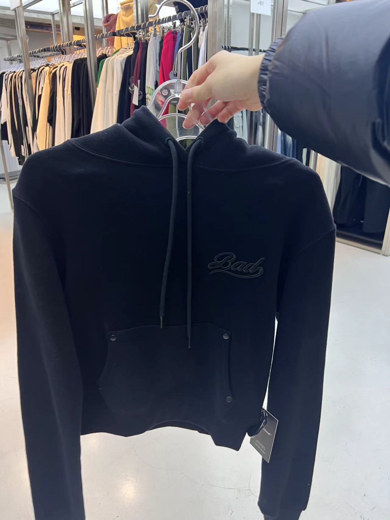 ファッションブランドのbadbloodアメリカ式の帽子付きの女性の通常のタイプの刺繍のファスナーの運動のカーディガンの上着