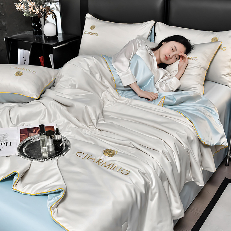 밀크 쉐이크 화이트 스카이 블루