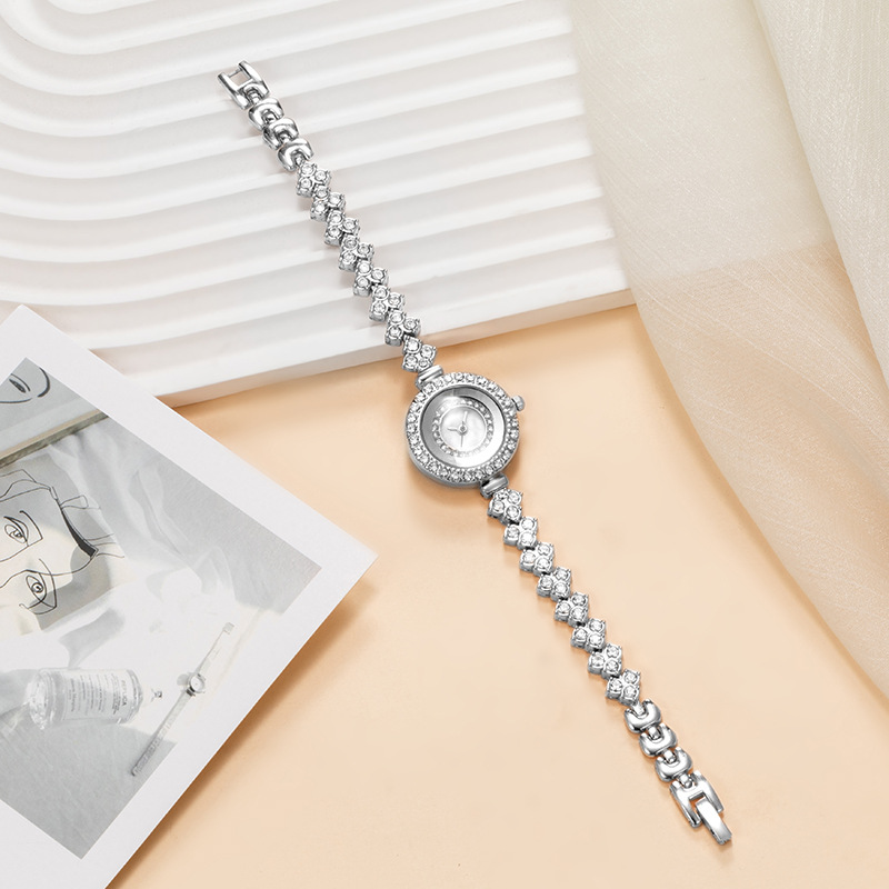 Cross-Border Foreign Trade New Light Luxury Temperament Diamond-Encrusted Women's Watch Full of Diamonds Digital Female Student Quartz Bracelet Watch Manufacturer