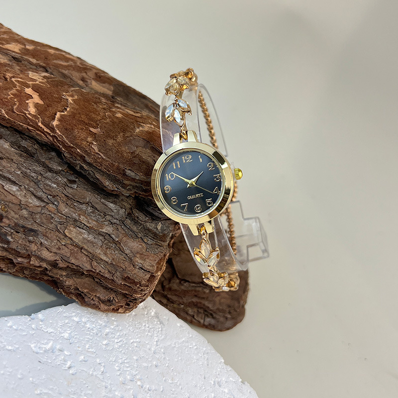 Reloj de cuarzo elegante para mujer con pulsera de estrás_voghion.com